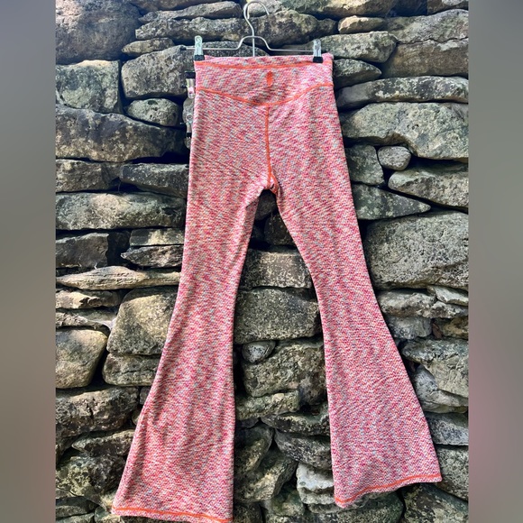 RARE Free People Movement On It Flare Leggings Yoga Pants Knit High Rise Orange - Picture 4 of 6